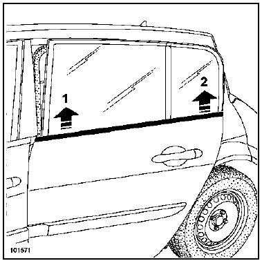 Joint d'encadrement de porte arrière